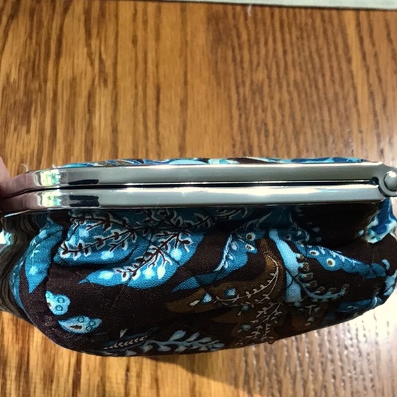 Vera Bradley Kiss And Make Up kisslock cosmetic clutch in Java Blue - Like New! - Picture 6 of 8